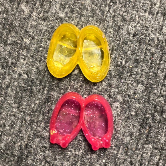 Minnie Mouse (2) with dresses, shoes, accessories - Picture 6 of 11